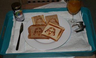 Illustration for article titled The Official io9 BSG Toaster Kitchen Challenge